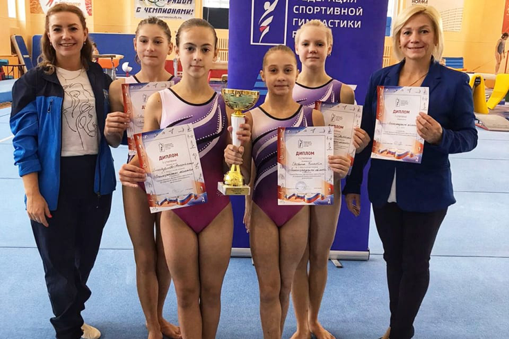 Ленинградские гимнастки ─ чемпионки округа
