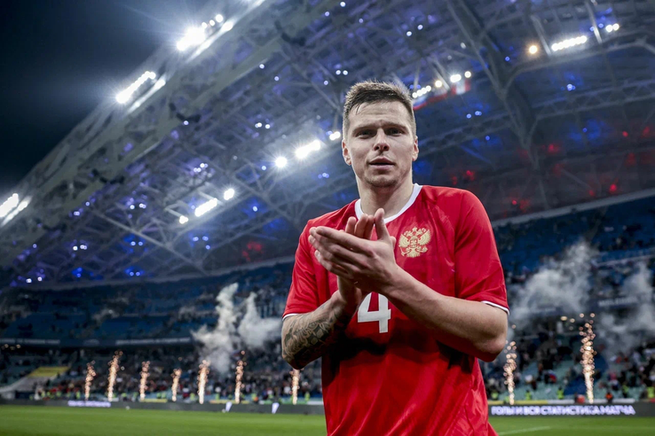 Два футболиста из Ленинградской области попали в расширенный состав сборной России