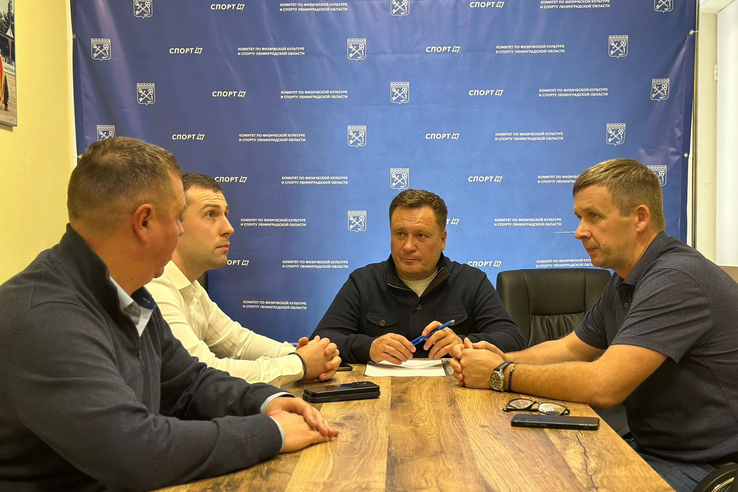 Госслужащие готовы взять в руки хоккейные клюшки