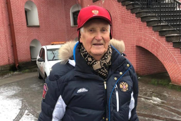 Губернатор поздравил Заслуженного тренера РСФСР Леонида Баранова с 90-летним юбилеем