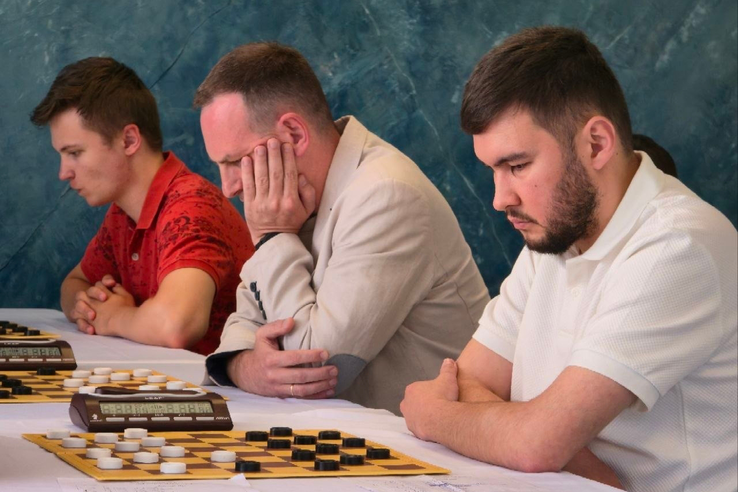 Шашечный триумф Ленобласти: командное серебро и три личных медали